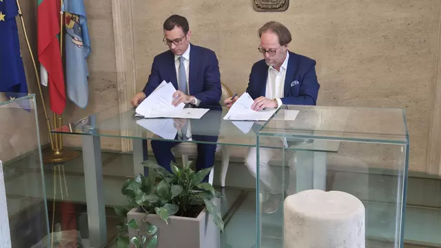 Contract signing